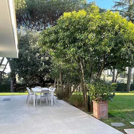 Spacious Romantic House Rom