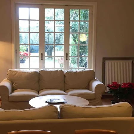 Spacious Romantic House Rom